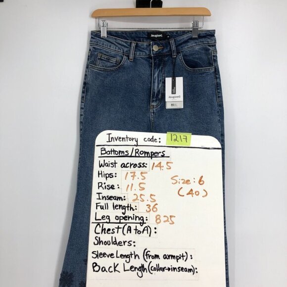 NWT Desigual Medium Wash Floral Embroidered Flared Jeans size 6 - Picture 14 of 15
